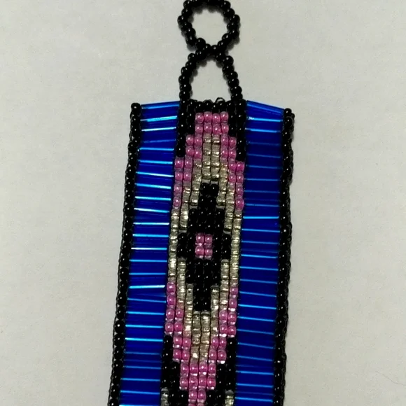 Gorgeous Metallic Blue Hand beaded bracelet . - Picture 2 of 4